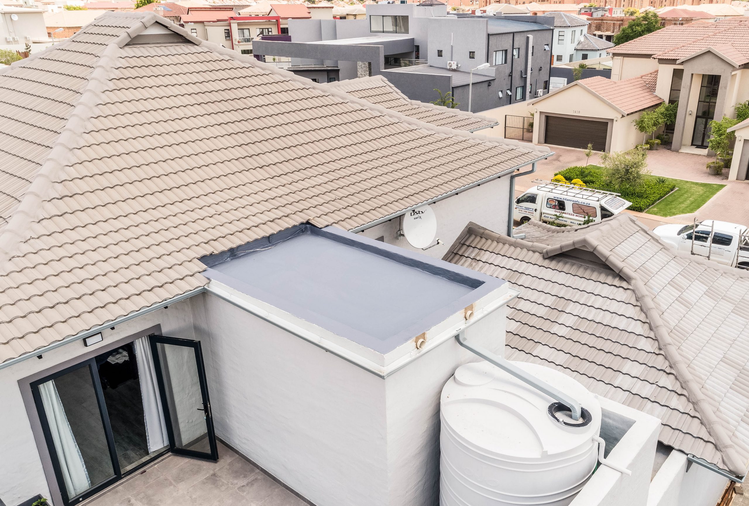Roof repair contractors Centurion